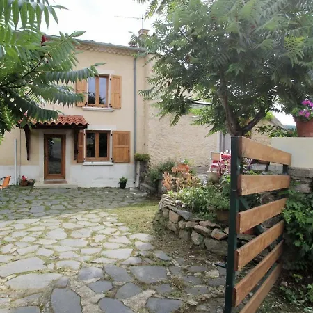 Vakantiehuis Gite Familial Avec Cour Privee, Terrasse Ombragee Et Chambre Independante Pres Du Puy-en-velay - Fr-1-582-31