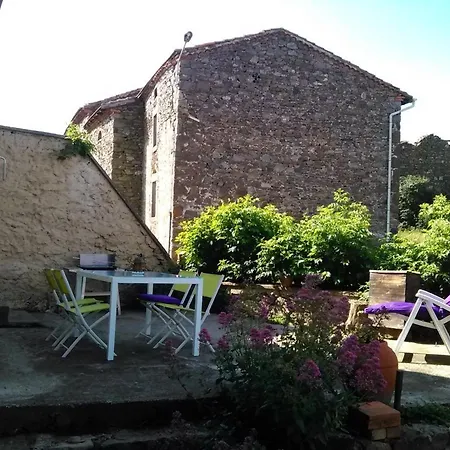 Vakantiehuis Gite Familial Avec Cour Privee, Terrasse Ombragee Et Chambre Independante Pres Du Puy-en-velay - Fr-1-582-31