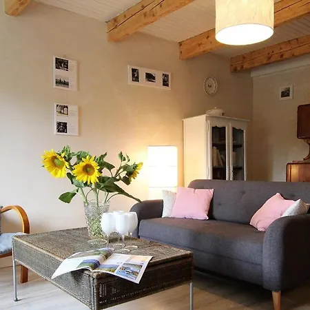 Gite Familial Avec Cour Privee, Terrasse Ombragee Et Chambre Independante Pres Du Puy-en-velay - Fr-1-582-31 * Saint-Privat-du-Dragon
