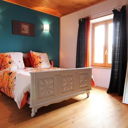 Gite Familial Avec Cour Privee, Terrasse Ombragee Et Chambre Independante Pres Du Puy-en-velay - Fr-1-582-31 Vakantiehuis *